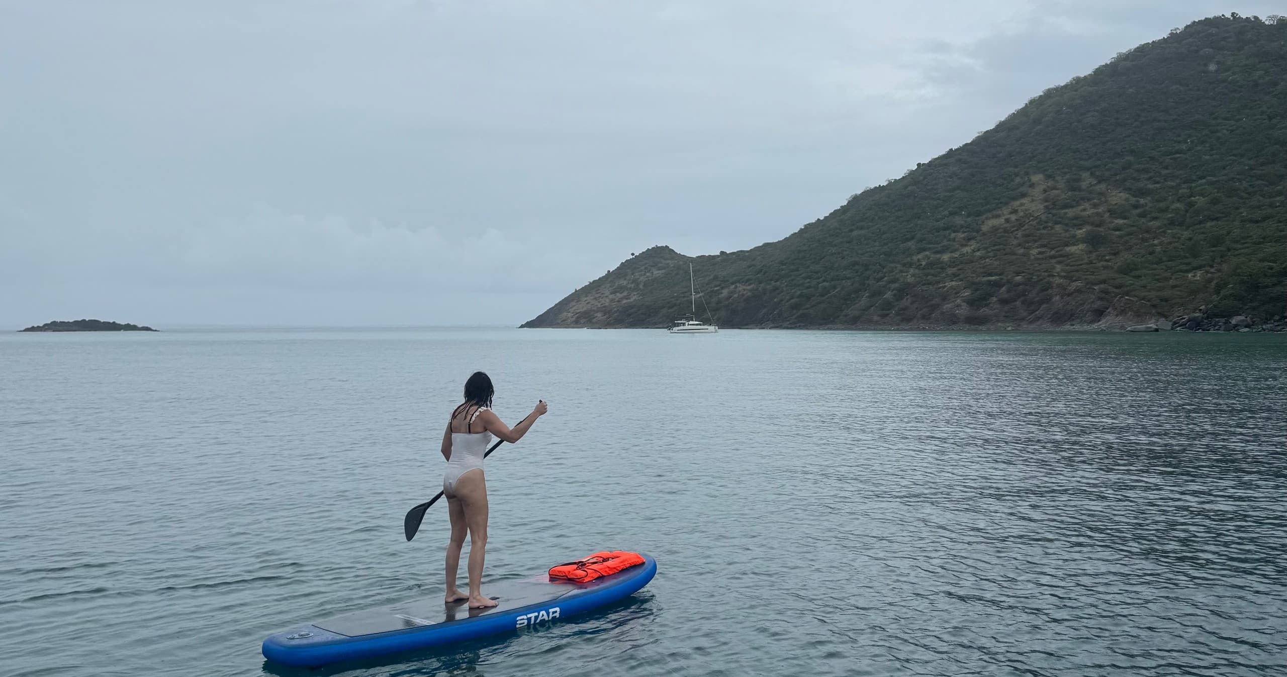 Glide Through Hamilton: Half-Day Paddle Boarding on Lake Ontario’s Serene Shores