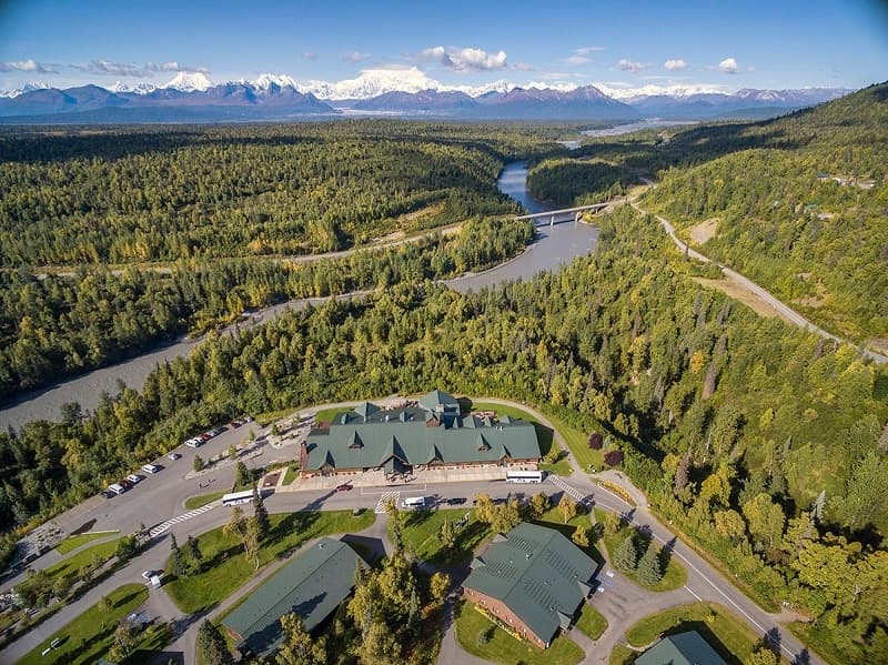 Luxury Dome-Train to Denali: 5-Day Denali & Talkeetna Rail Escape photo 3