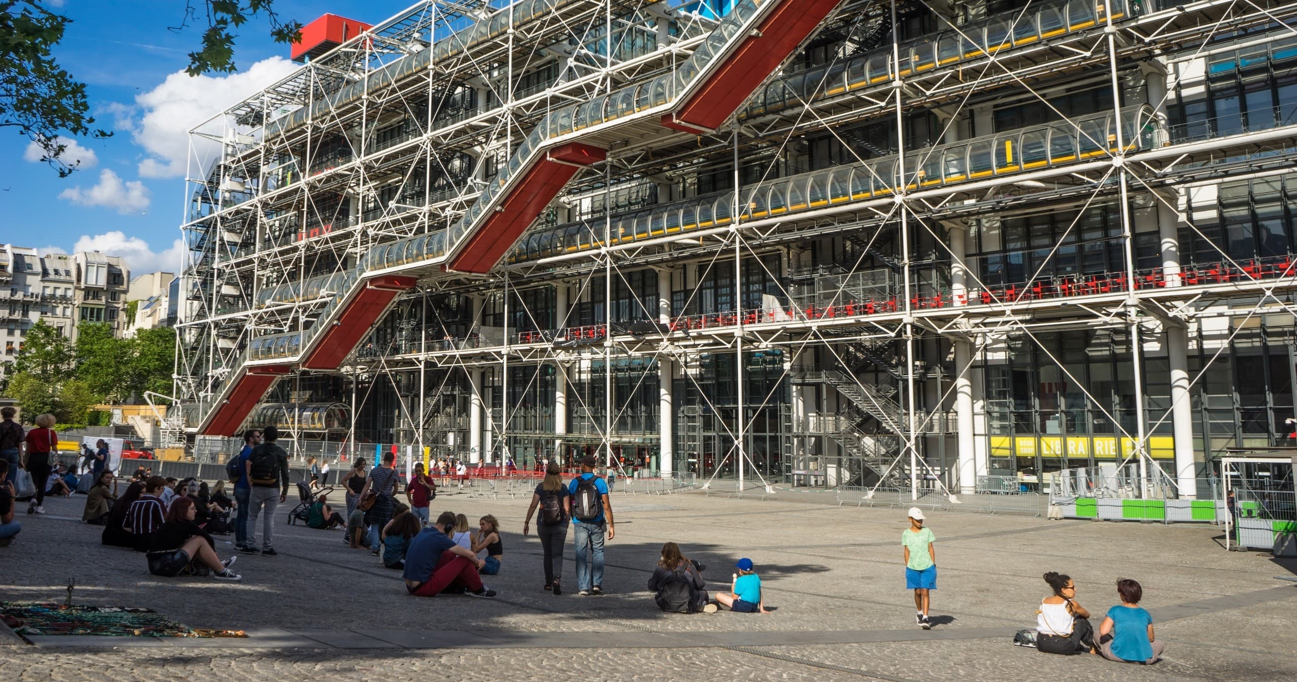 Paris Private Guided Tours with HelpTourists