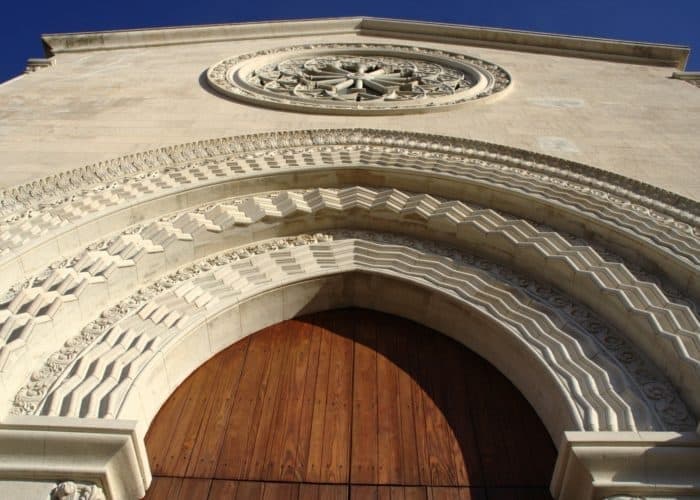 Land Adventures in Sicily: Discover Taormina & Castelmola with Discovery Guided Tours