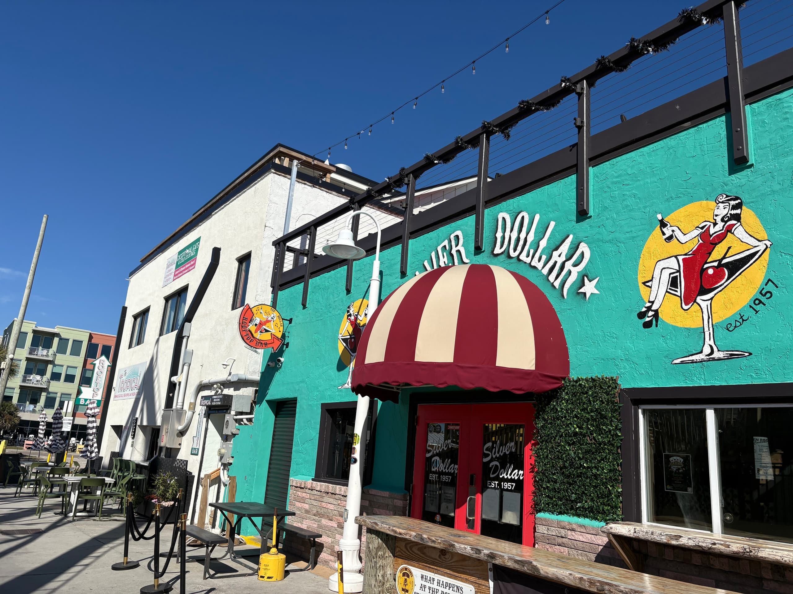Carolina Beach Dive Bar and History Tour: Pleasure Island Walking Pub Tour