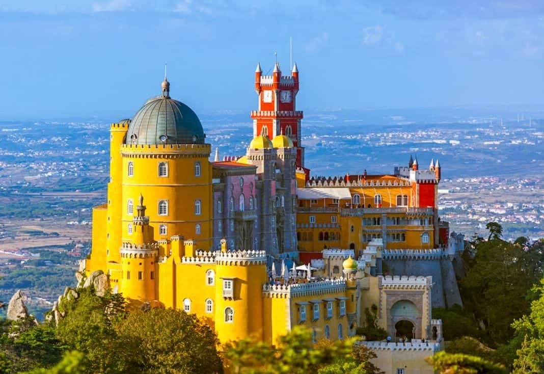 Explore Sintra: Your Gateway to Portugal’s Enchanting Palaces and Landscapes