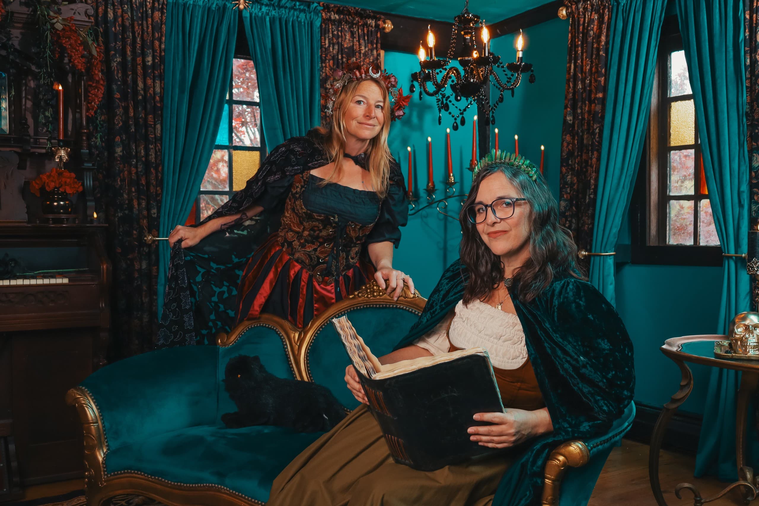 Candlelit Witch Portraits: The Velvet Parlor Photo Shoot in Salem photo 2
