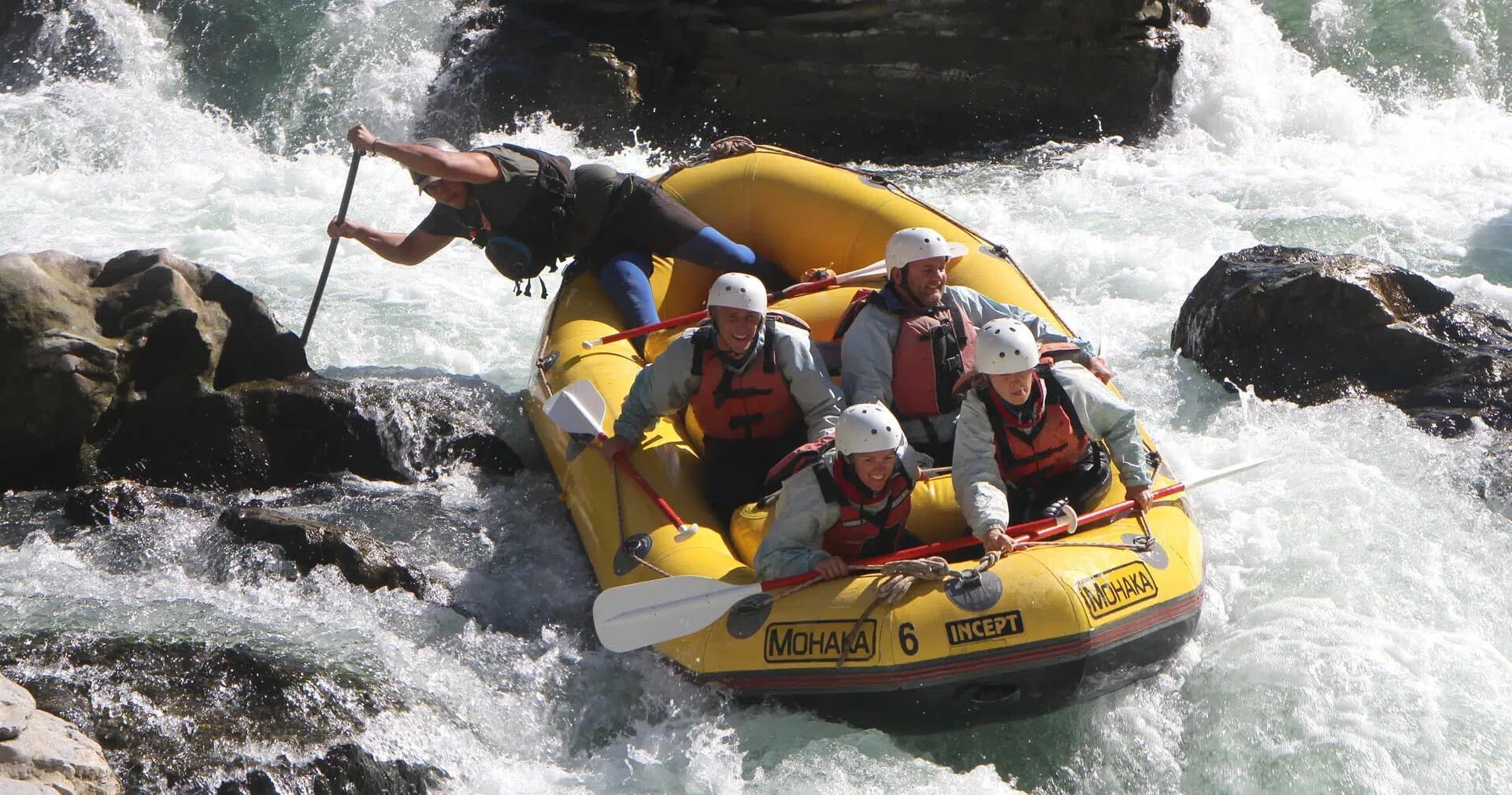 Mohaka River Grade 4/5: Full-Day Wilderness Rafting Through 200m Canyons