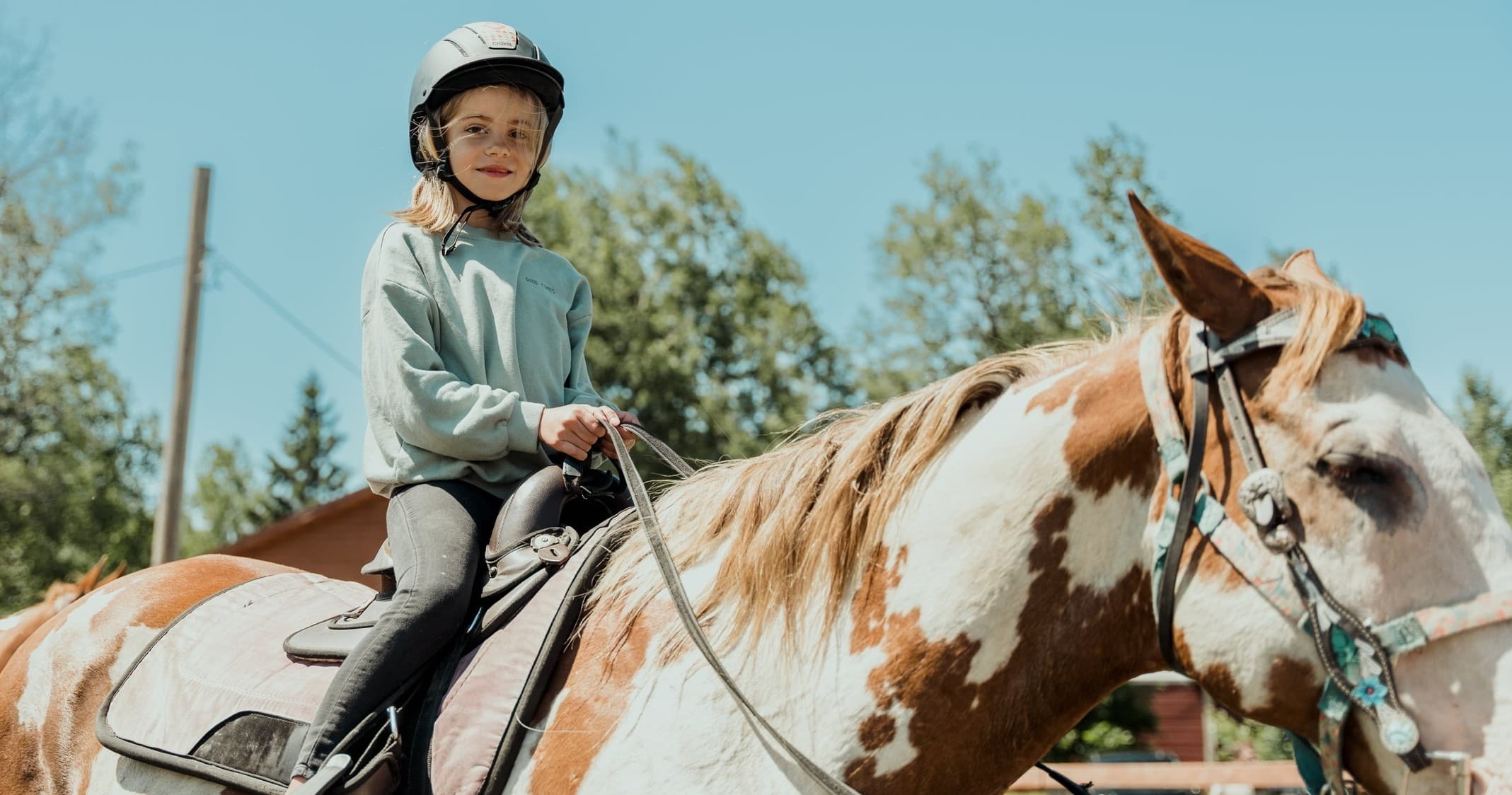 Western Horseback Lessons at Chalets Villégiature & Pourvoirie Daaquam