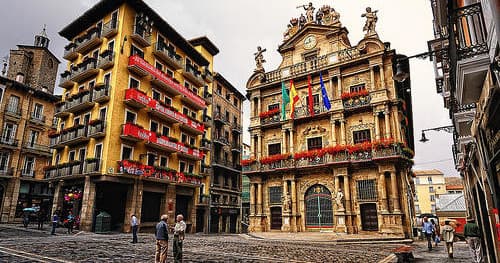 Cultural Walks in Pamplona with Trip Navarra