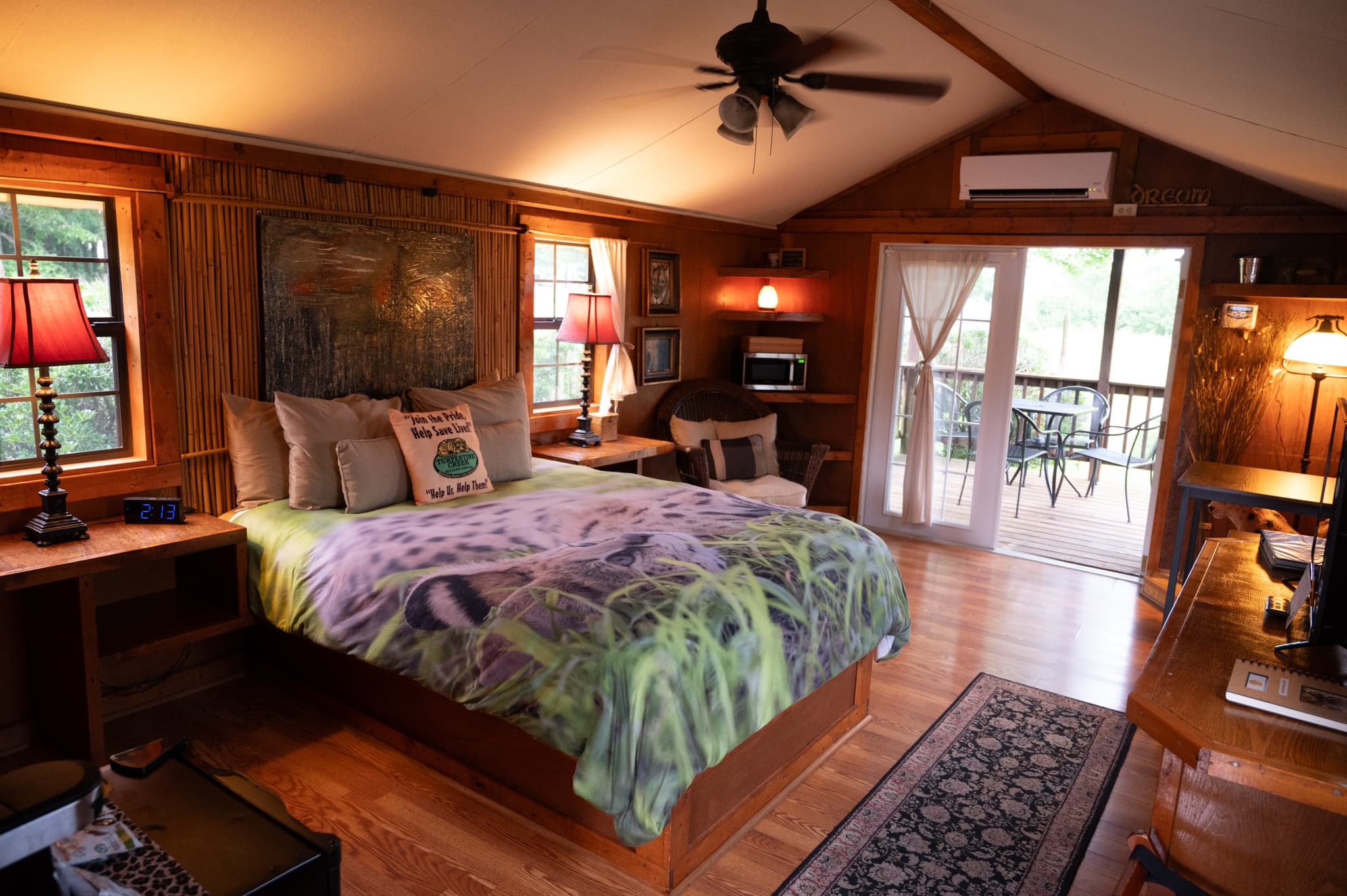Kalahari Suite at the Zulu Lodge | Lodging in Fayetteville | Eco Tour, Wildlife