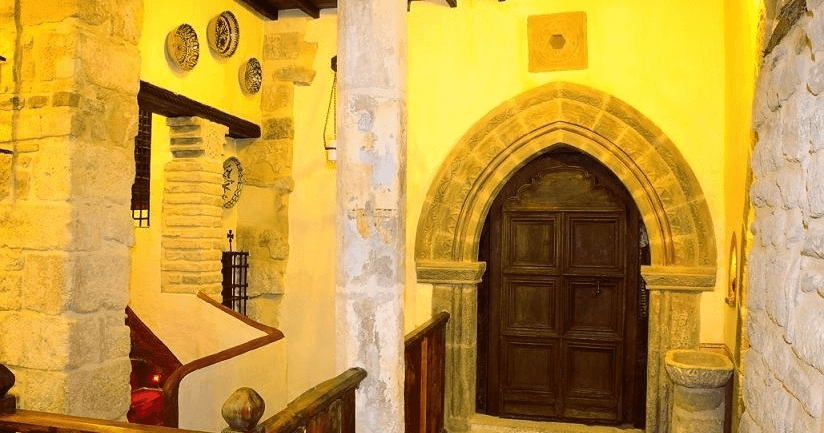 Historical Tour & Water Activities at Sinagoga del Agua