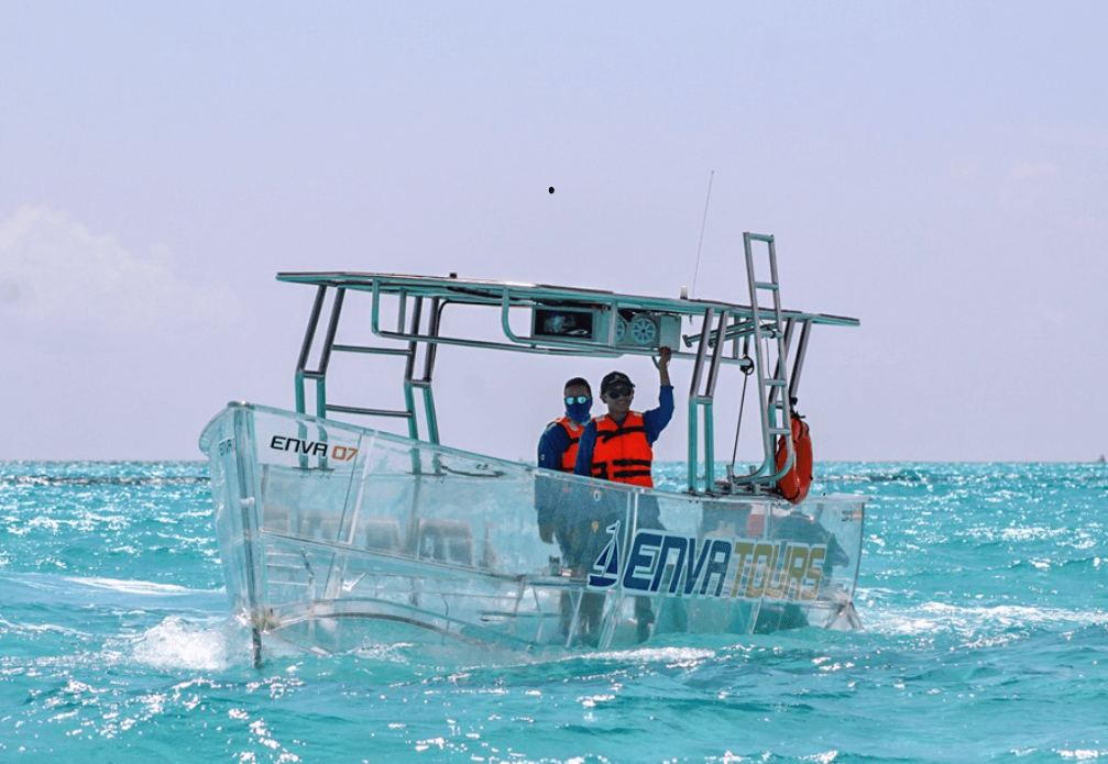 Clear Boat Tours in Cancun's Nichupté Lagoon