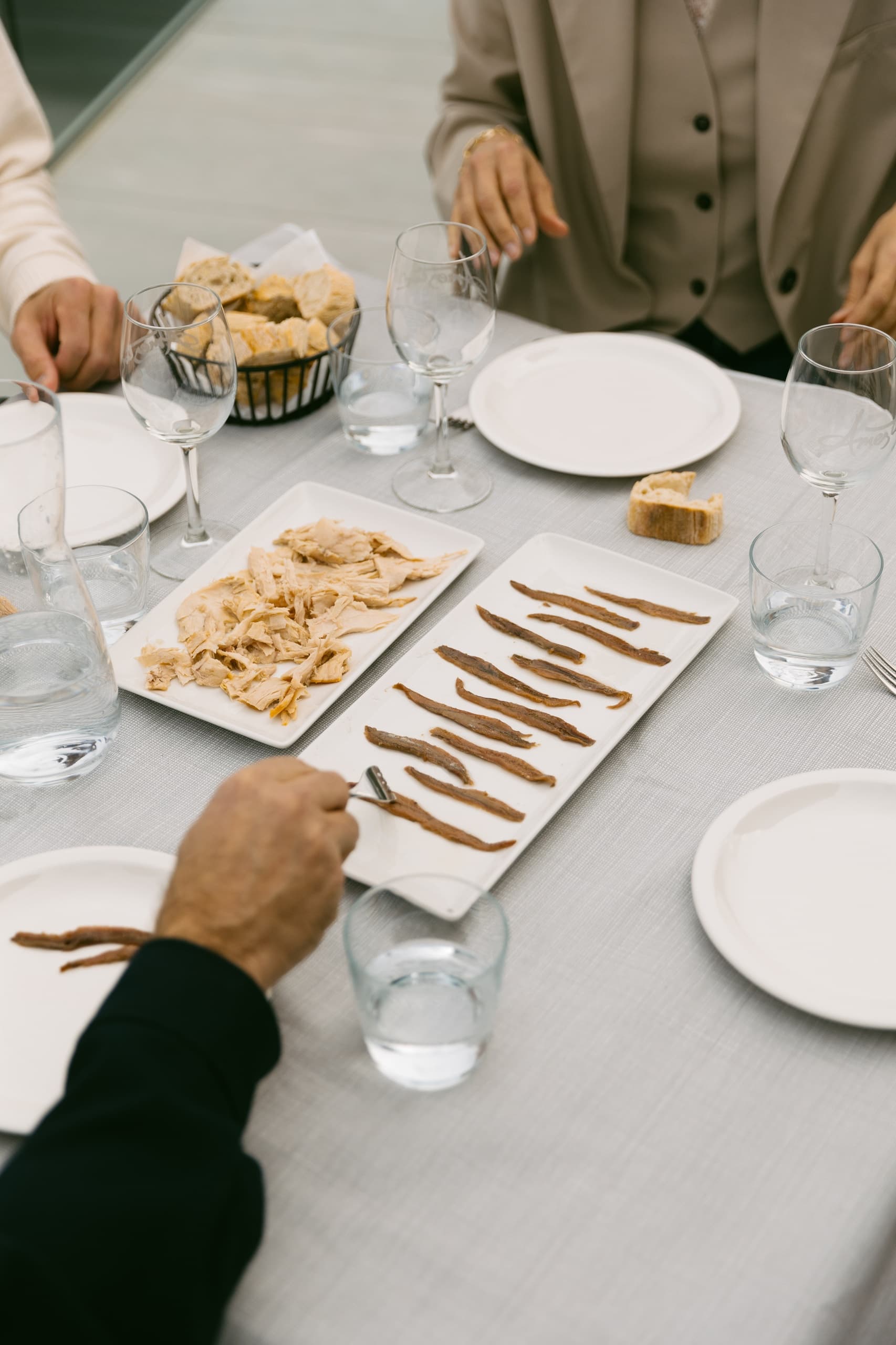 Private Dining Transfers in Donostia with AUTOCARES DAVID