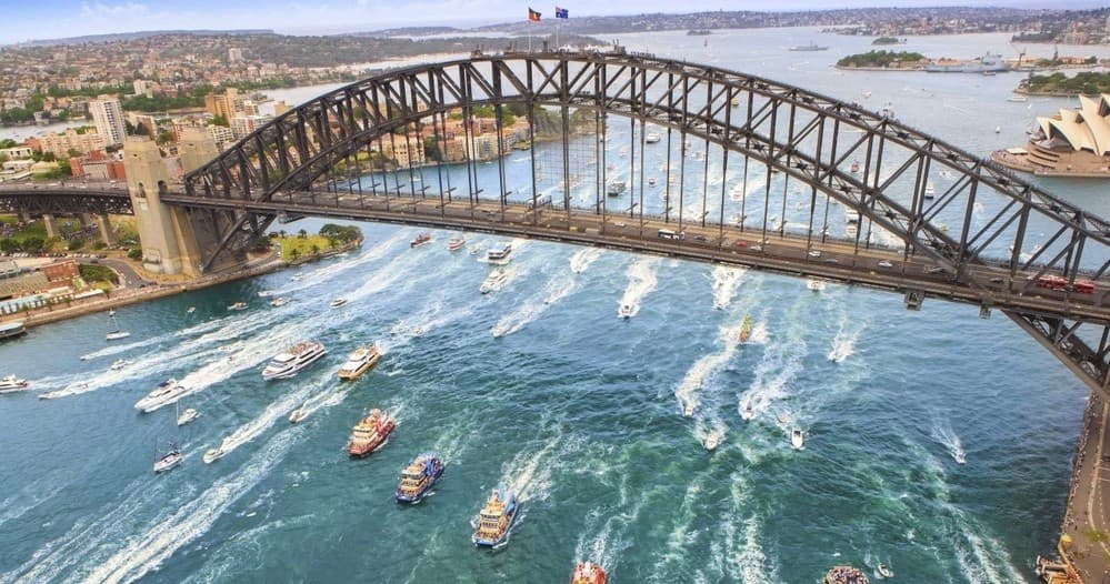 Sydney Harbour Dinner Cruise & Fireworks Experience