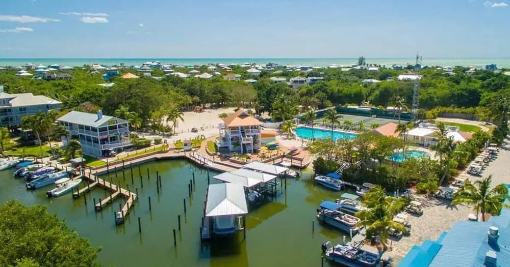 Sunset Dinner Cruise to North Captiva Island Club: Mango's Poolside & Gulf Sunset