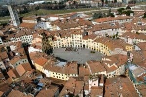 Private Lucca Walking Tour: Explore the Walled City in 3 Hours
