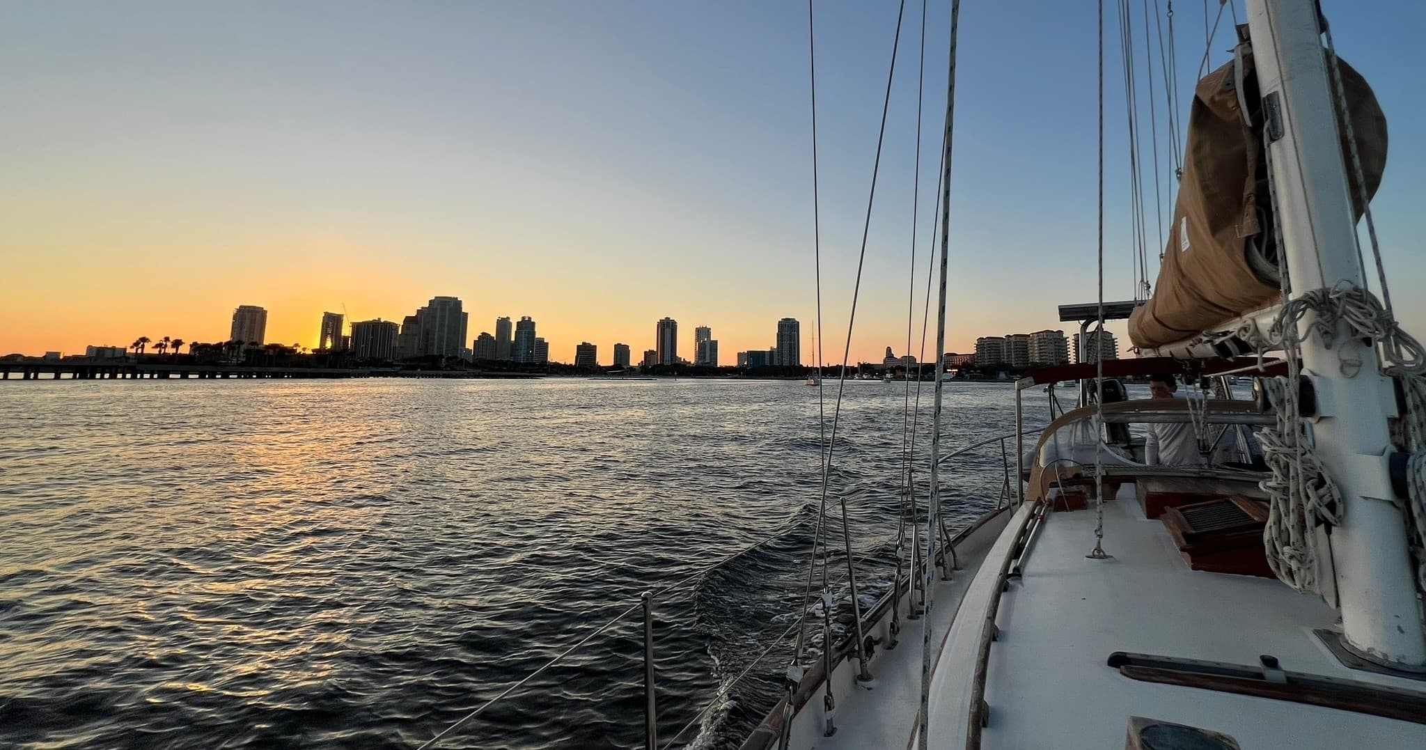 Mid-Day Sail-Away: Private 3-Hour Yacht Cruise from Downtown St. Petersburg
