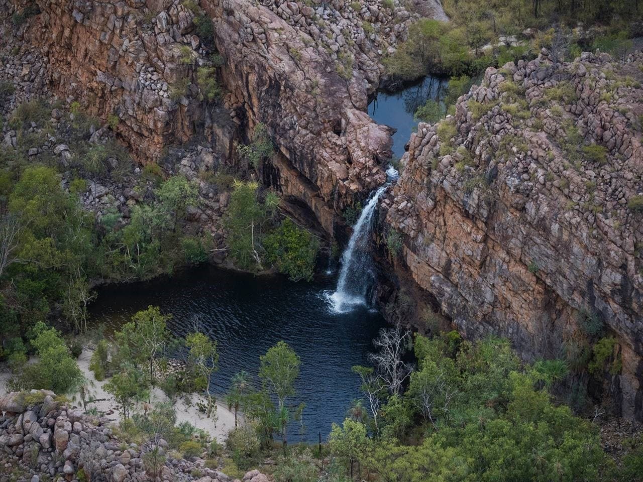 Helicopter Over Katherine Gorge: 30-Min Flight to 17 Mile Valley Waterfalls photo 1