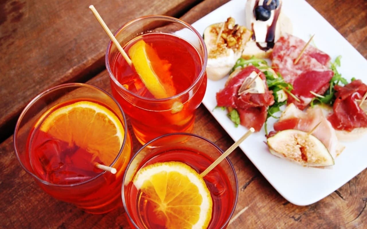 Venice Cicchetti Tasting with Travel & Bike