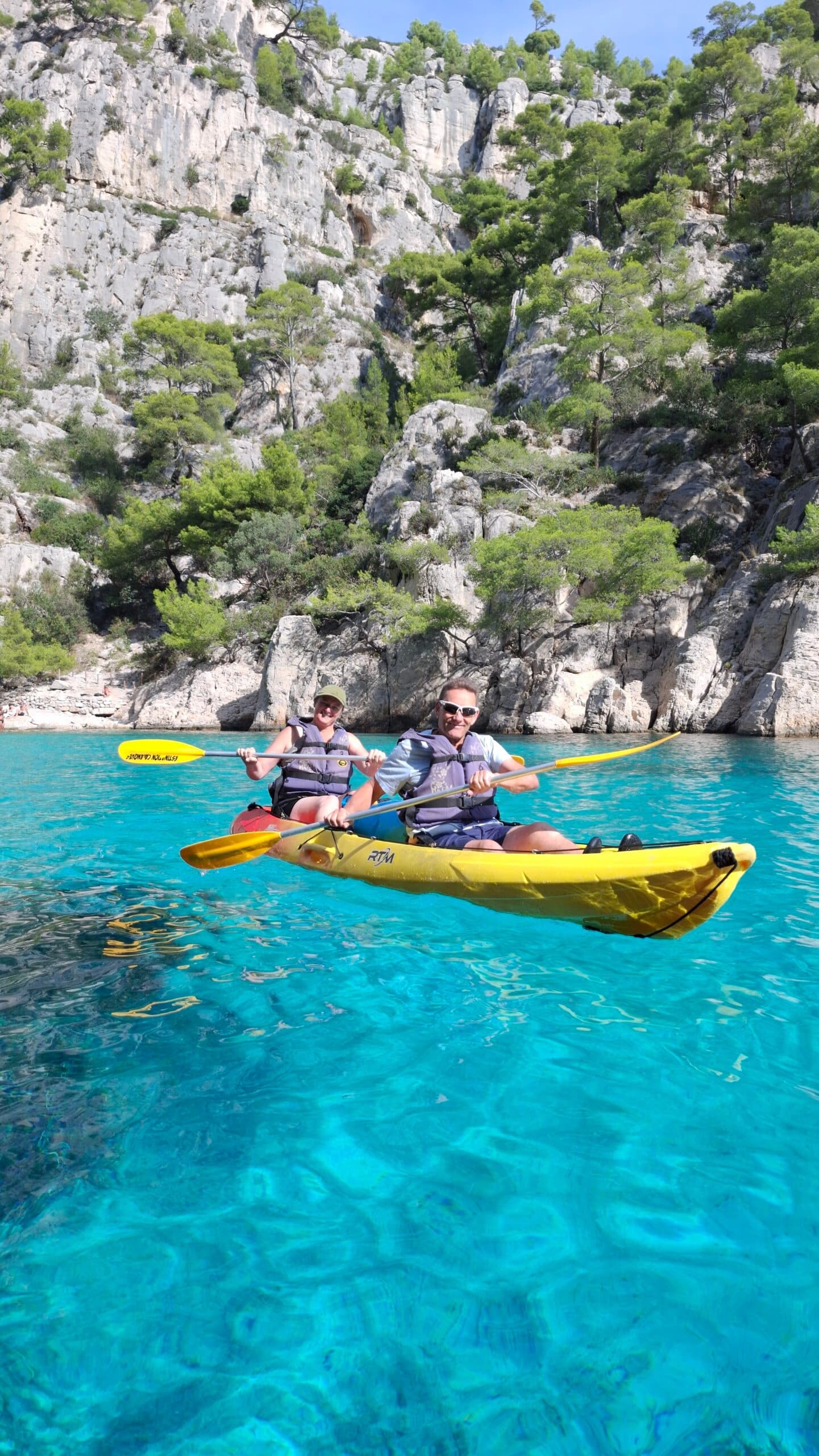 Kayak Aventure Full-Day Calanques Trip in Salins-Fontaine