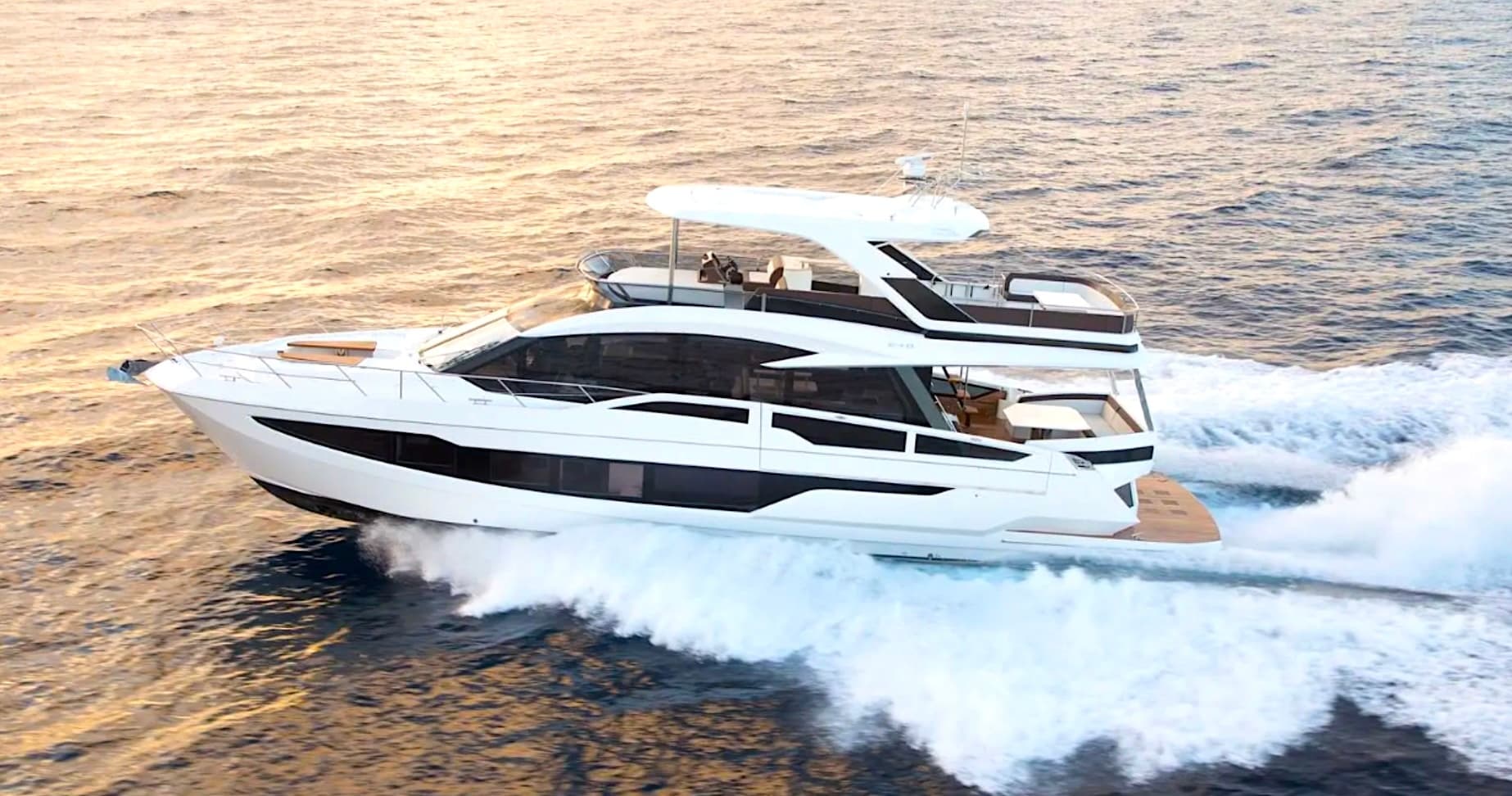 Luxury Yacht Trip with Miami Boat Experts in Miami Beach