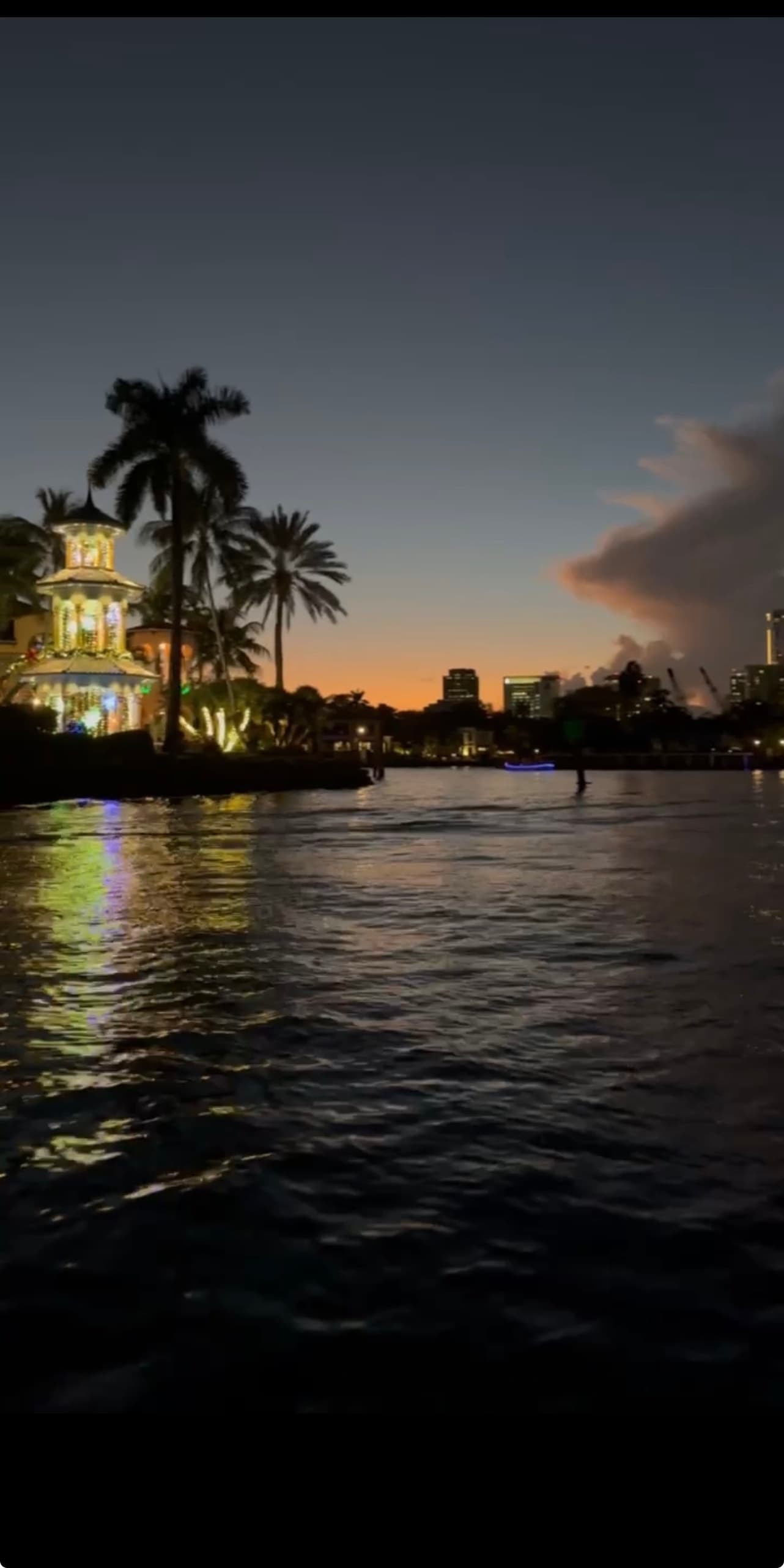 Fort Lauderdale Sunset Cruise: Electric Boat Picnic on the New River