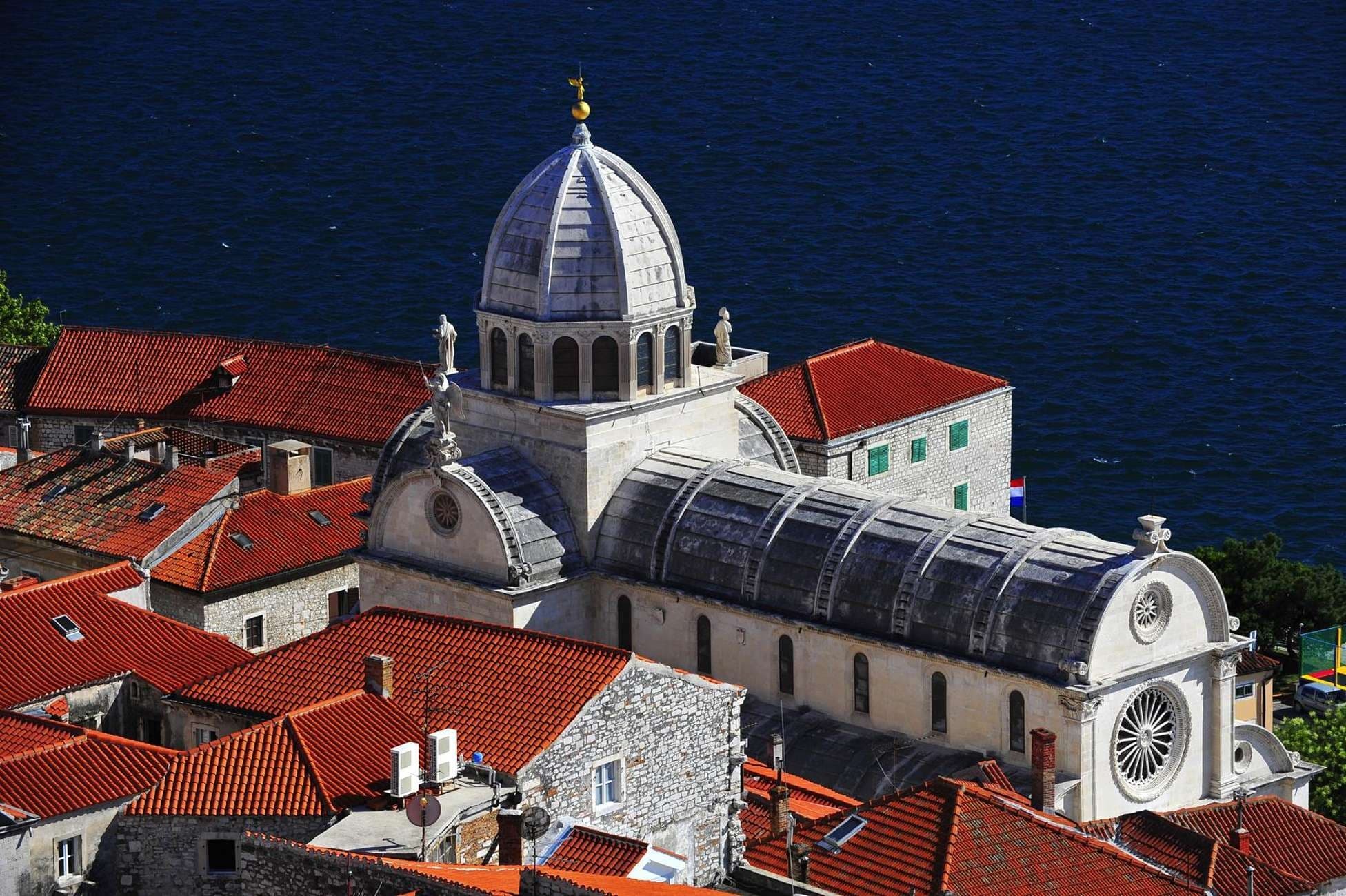 Explore Dalmatia’s Flavors: Food & Wine Tour from Split and Trogir