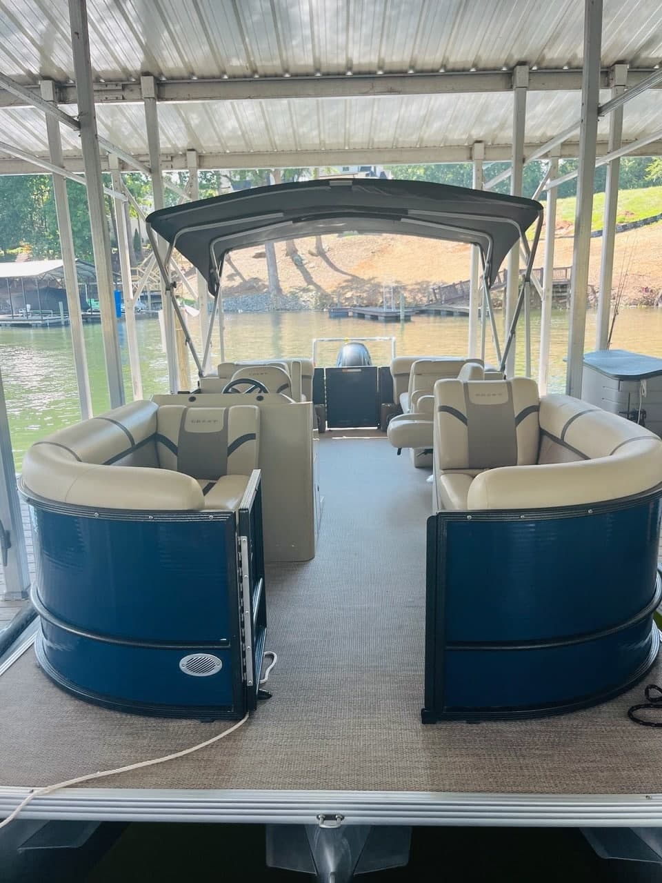 Lake Norman Pontoon Rental — 150 HP Princecraft Tritoon (24 ft) with Saltshaker Marine