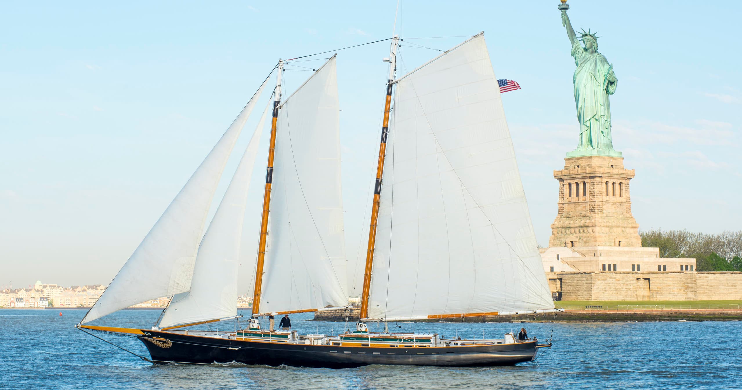 NYC Sightseeing Sail with Classic Harbor Line