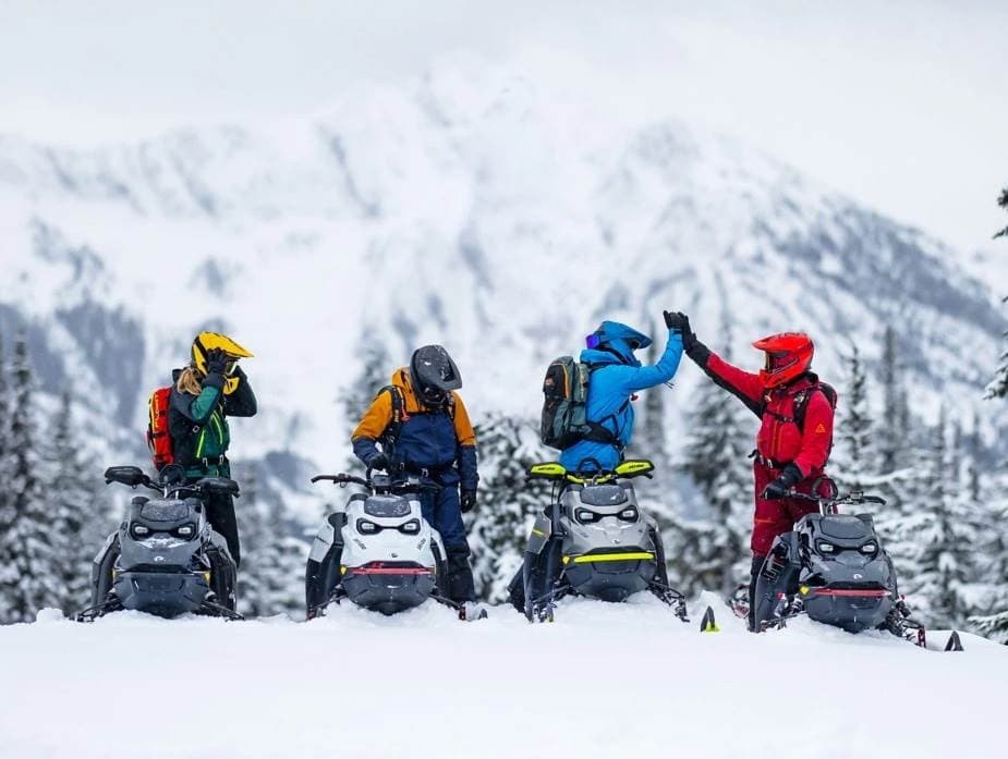 OFF GRID EXPERIENCES team
