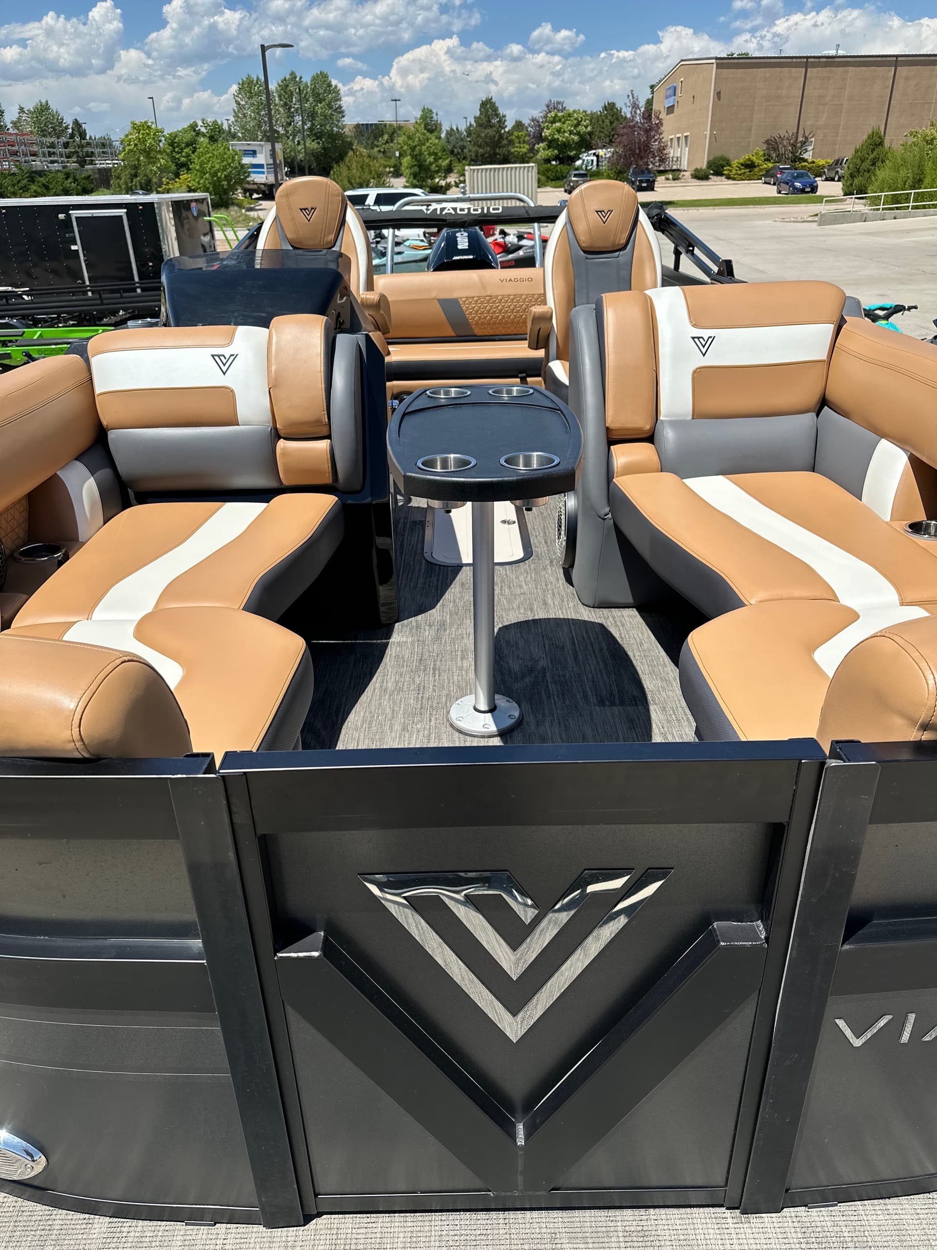 Luxury Pontoon Rentals on Boyd Lake: Viaggio Diamante 23S for Groups photo 4
