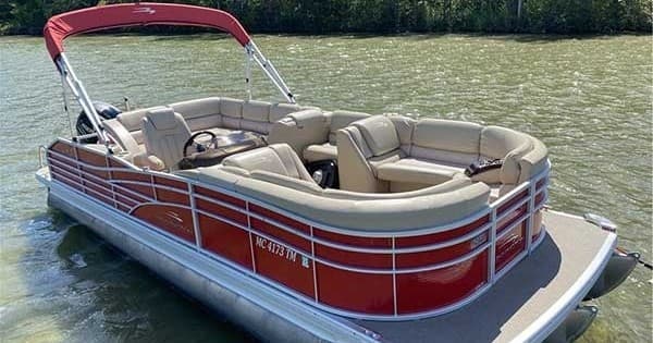 10-Person 22 ft South Bay Tritoon on Lake LBJ - Group Boat Rental and Watersports
