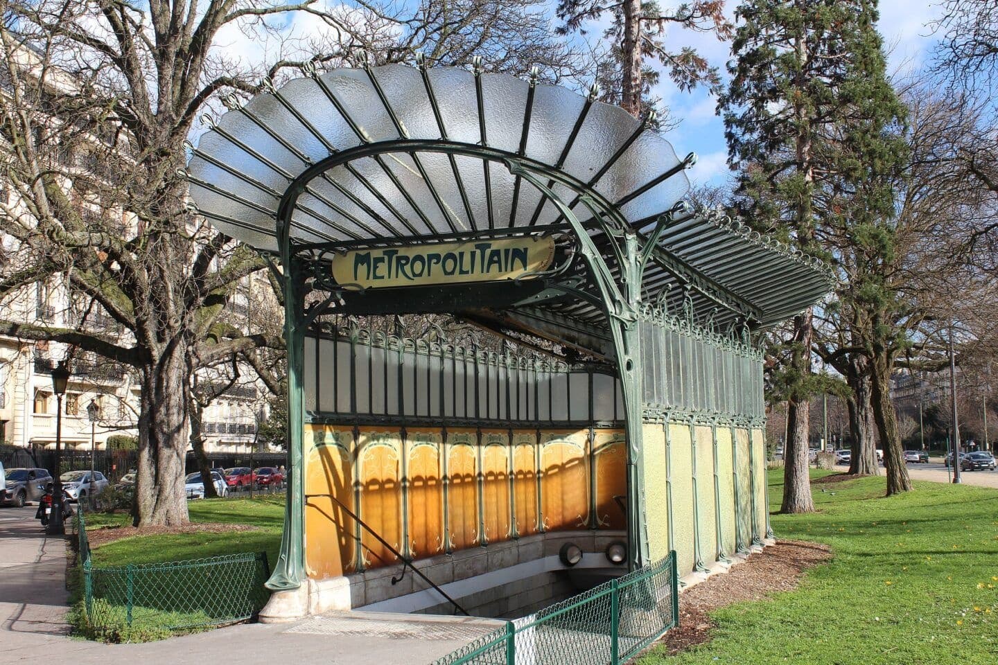 Art Nouveau Walking Tour with Artchitectours in Barcelona