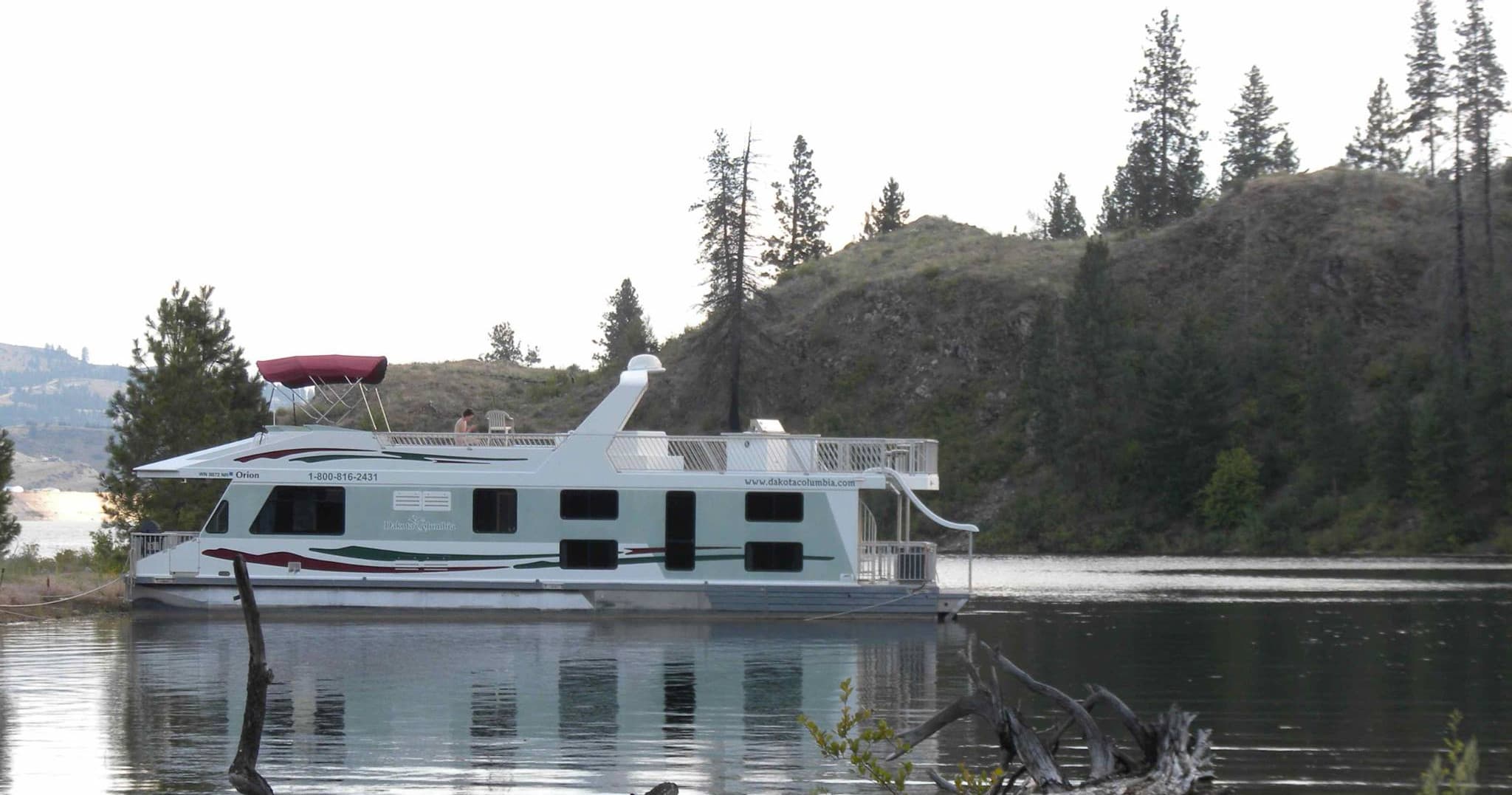 Aerial view of houseboat marina on Lake Roosevelt, docked vessels