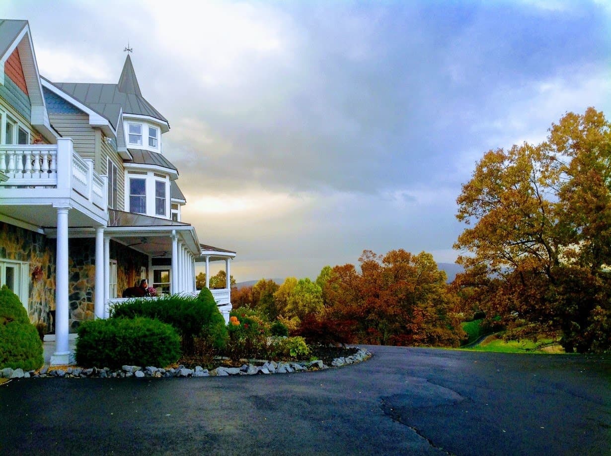 Experience the Blue Ridge Wine Retreat: A Two-Day Agritourism Journey in Virginia