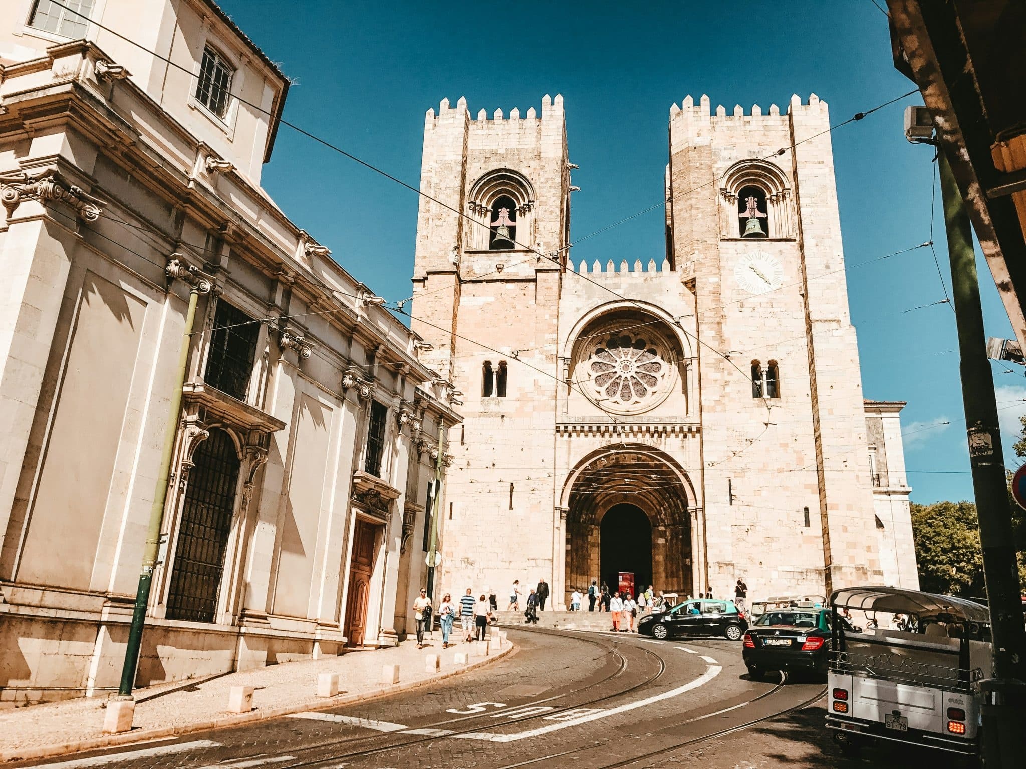 Seven Hills Tuk Tuk Tour: Best Lisbon Viewpoints in 4 Hours