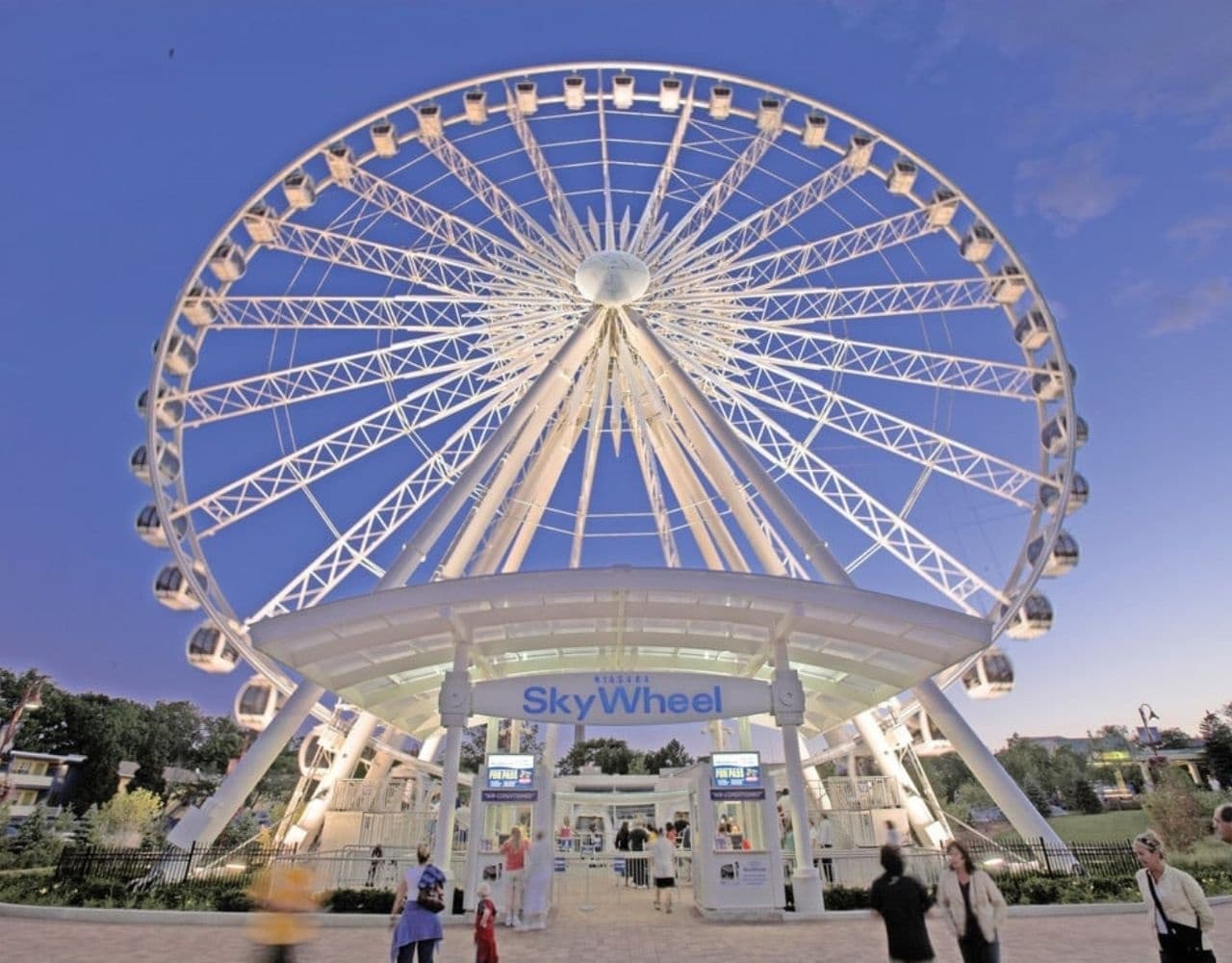 Niagara Falls SkyWheel Adventure by Zoom Tours Inc.