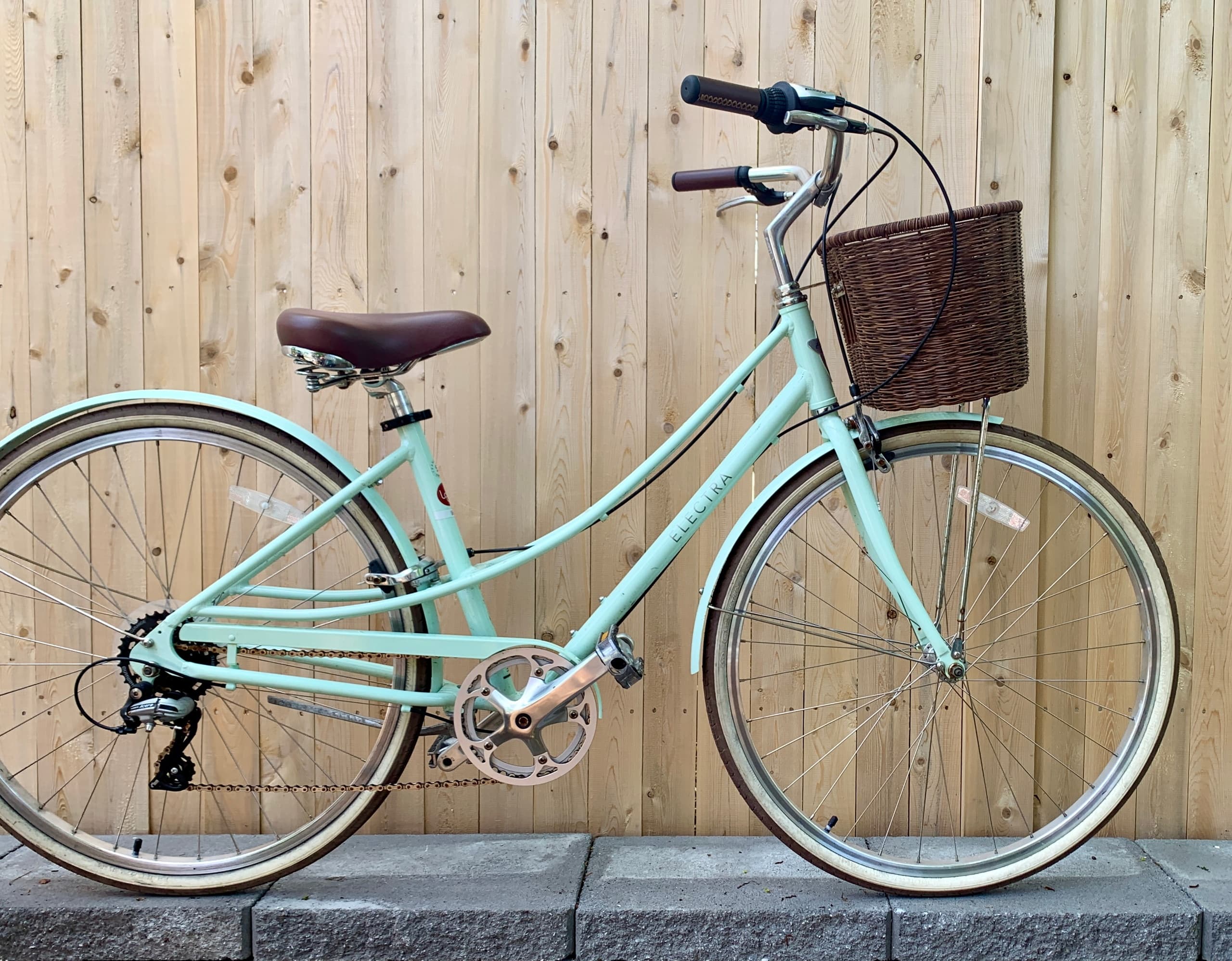 Comfortable Hybrid Bike Rentals for Edgartown Rides