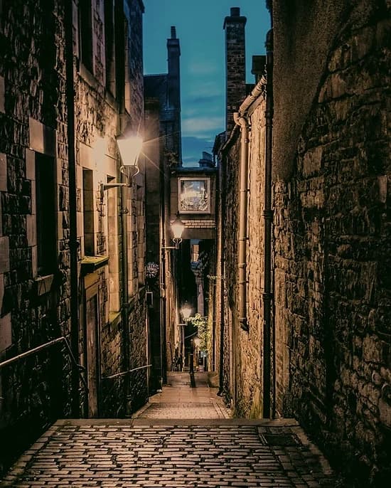 Edinburgh’s Hidden Closes Tour with Hi Amy!