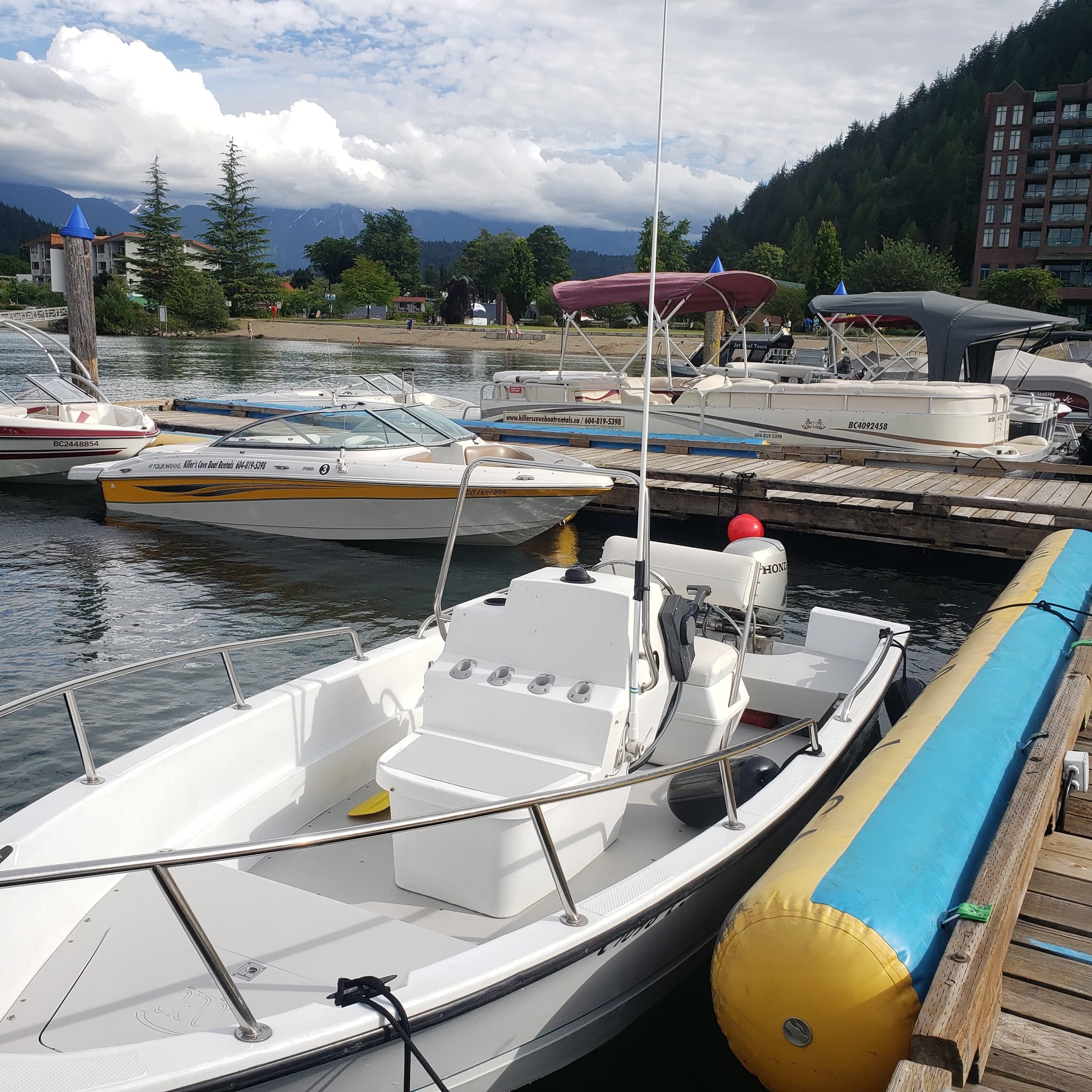 Boat Rentals & Water Adventures at Killer's Cove, Harrison Hot Springs