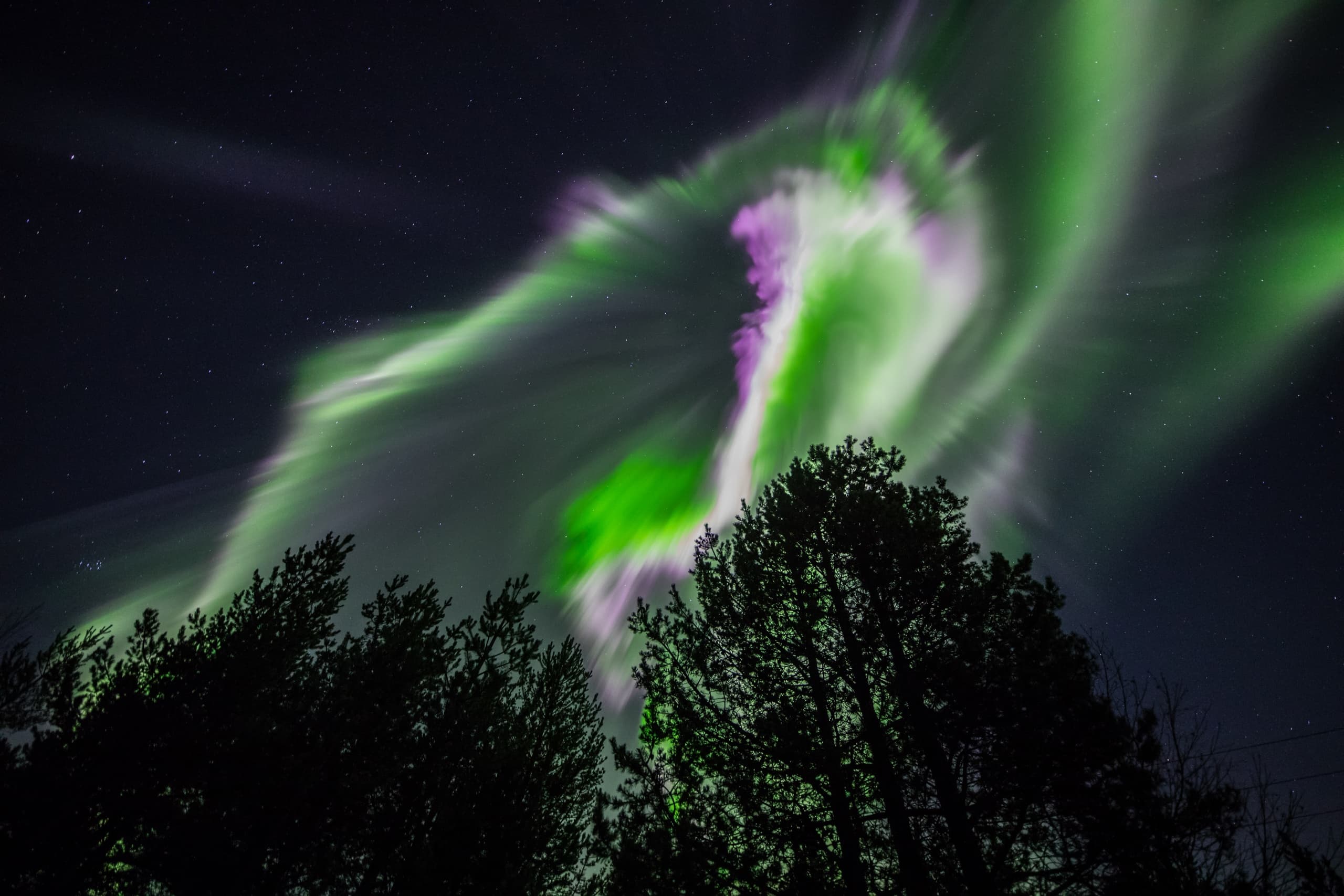 Autumn Hiking & Northern Lights at Northern Lights Village Levi