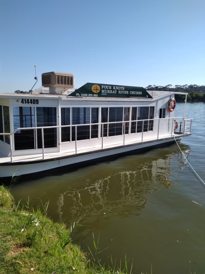 Special Occasion Cruises with Four Knots Murray River