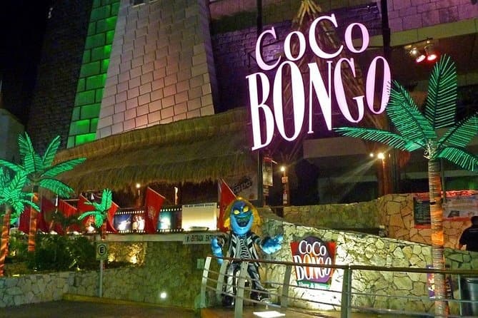 Nightlife & Party at COCOBONGO in Cancun