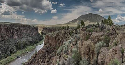 Razorblades Full Day Trip: Remote Class IV Whitewater & Canyon Hike in Rio Grande del Norte
