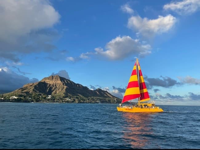 Waikiki Diamond Head Sail on Na Hoku 3 — 1-Hour Kalākaua Ave Cruise