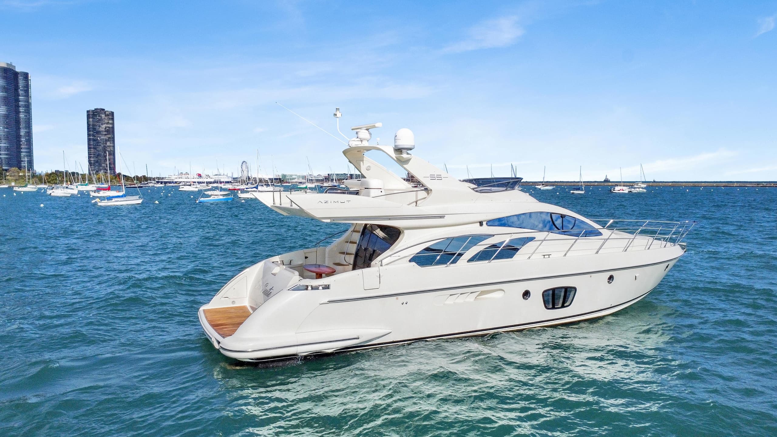 Cruise Chicago in Style Aboard a 57ft Azimut Flybridge photo 4