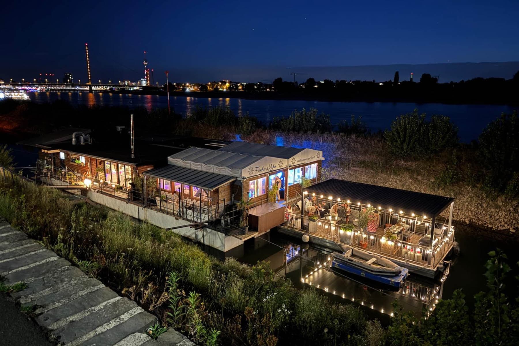 Champagner Tasting auf Fischers Kahn — Rhine Champagne Cruise in Düsseldorf