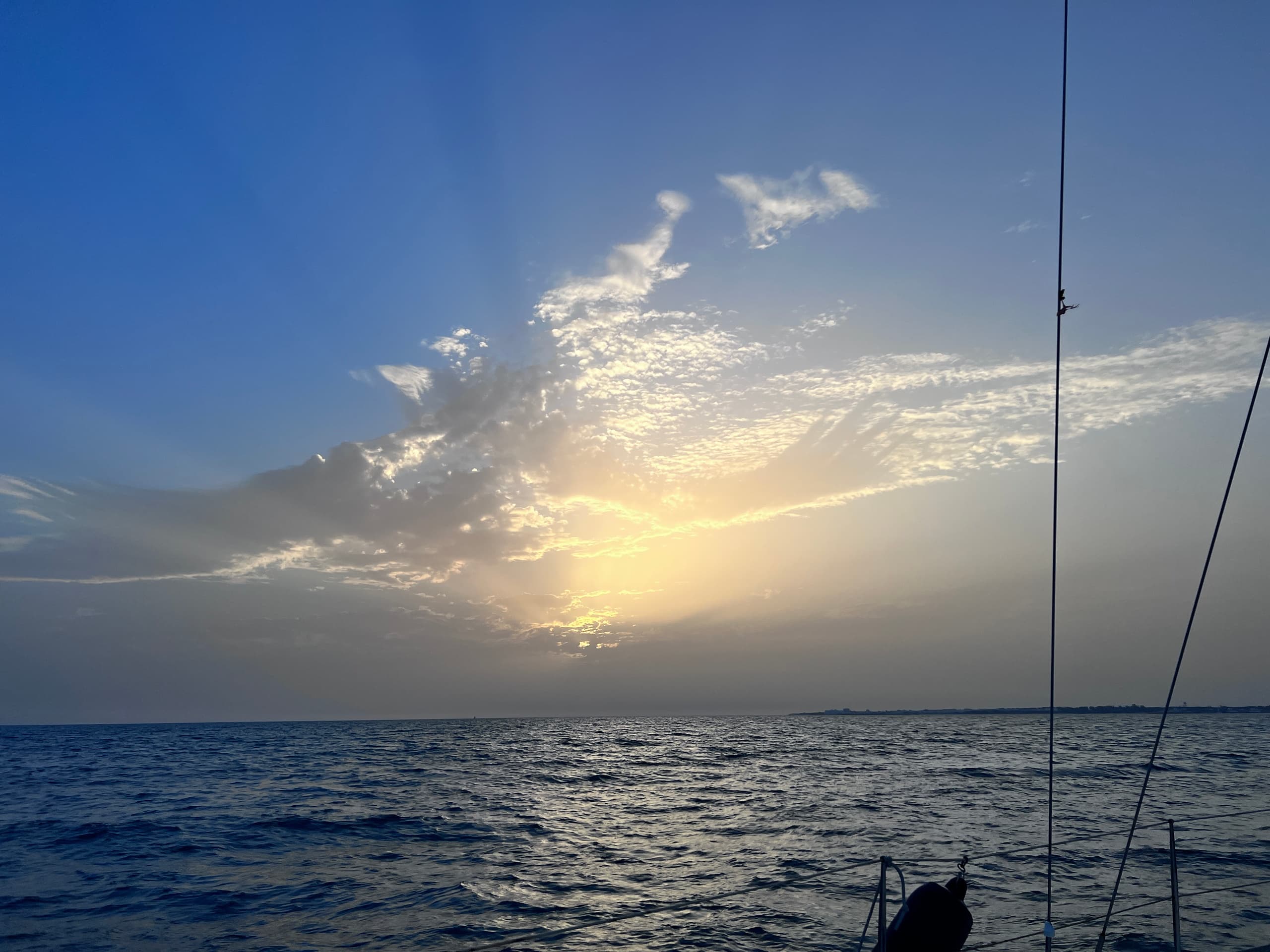 Sunset Sail in Cádiz: Two-Hour Atardecer en Velero Experience photo 2