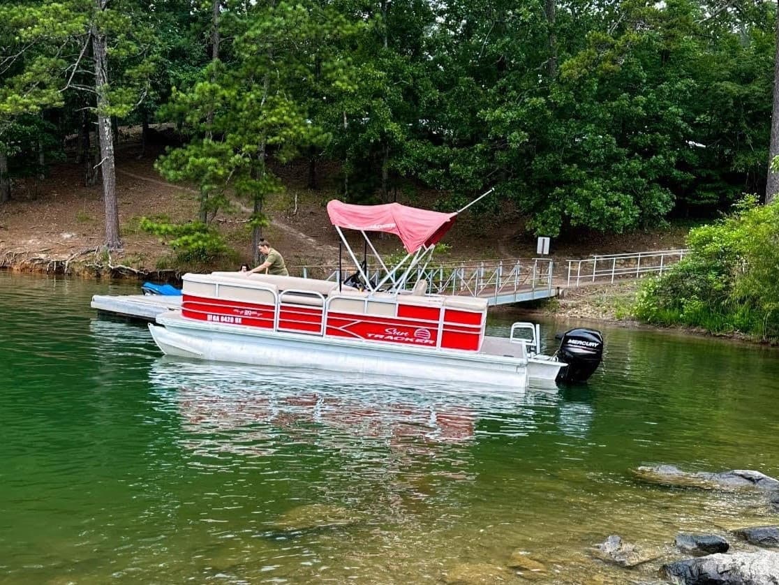Freedom Waves Boat Rental team
