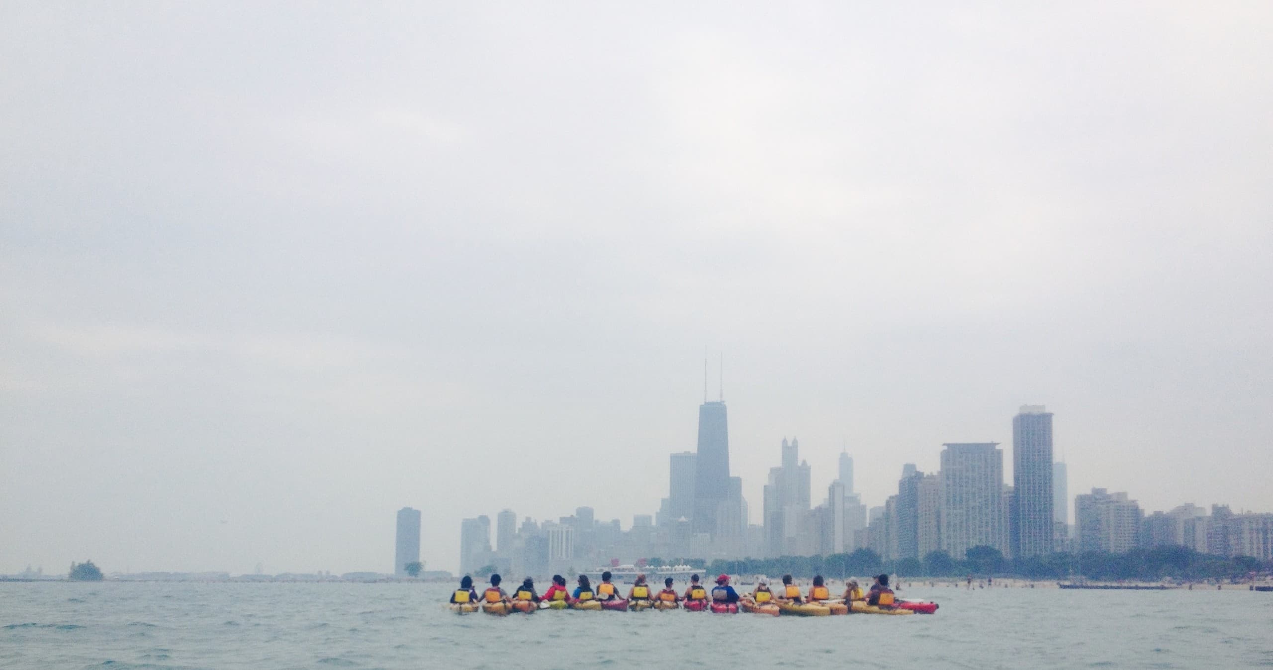 Paddle Chicago's Lake Shore: Skyline Kayak Tour from North Avenue Beach