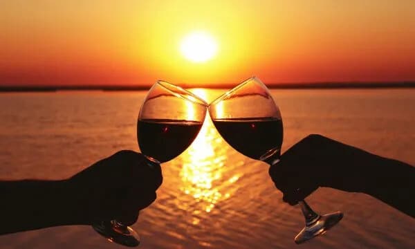 Sorrento Sunset Boat Tour: Swim, Prosecco & Coastal Ruins on a Two-Hour Cruise