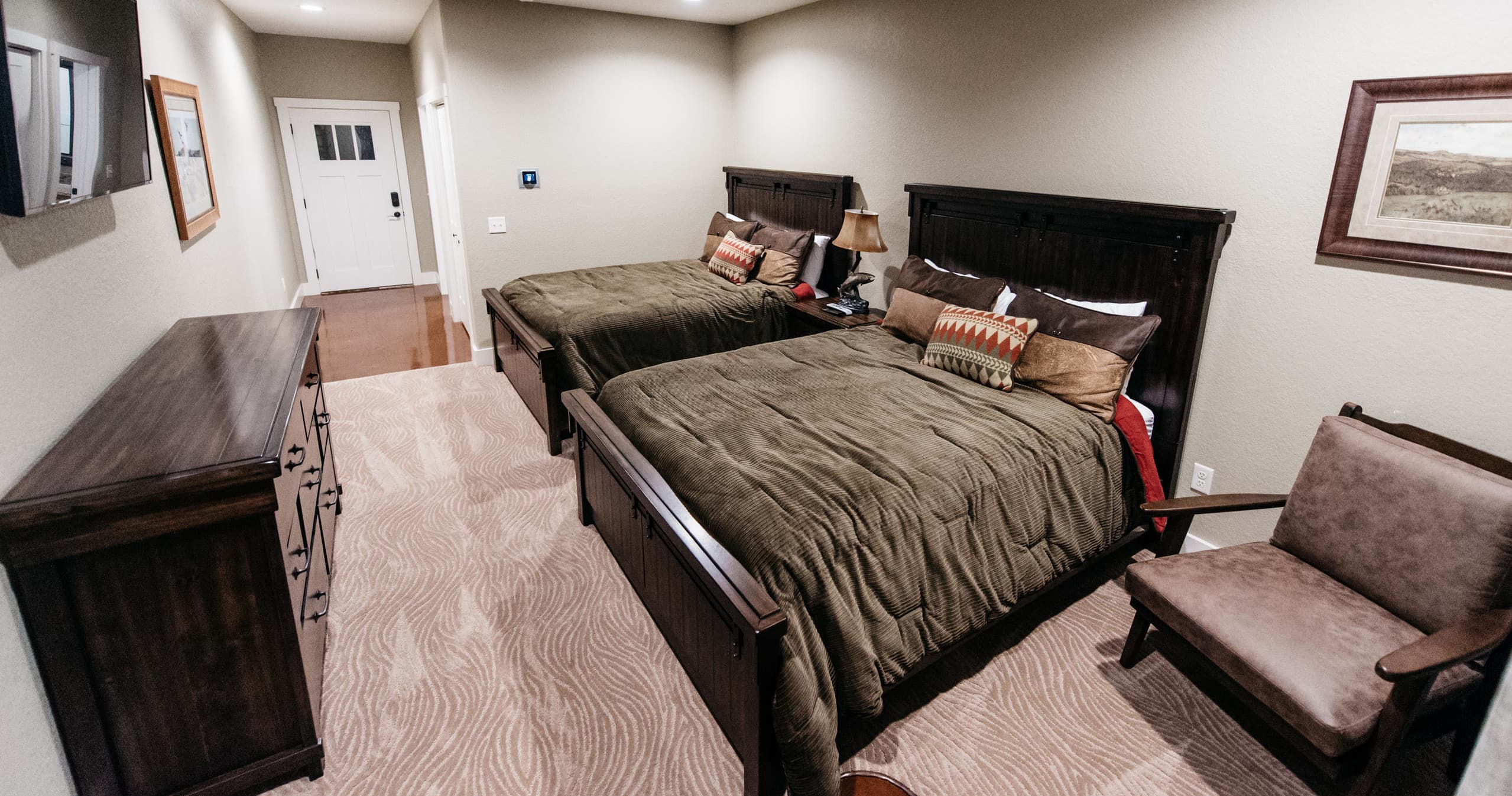 Relaxing Hotel Stay at Cranor's White River Lodge in Cotter