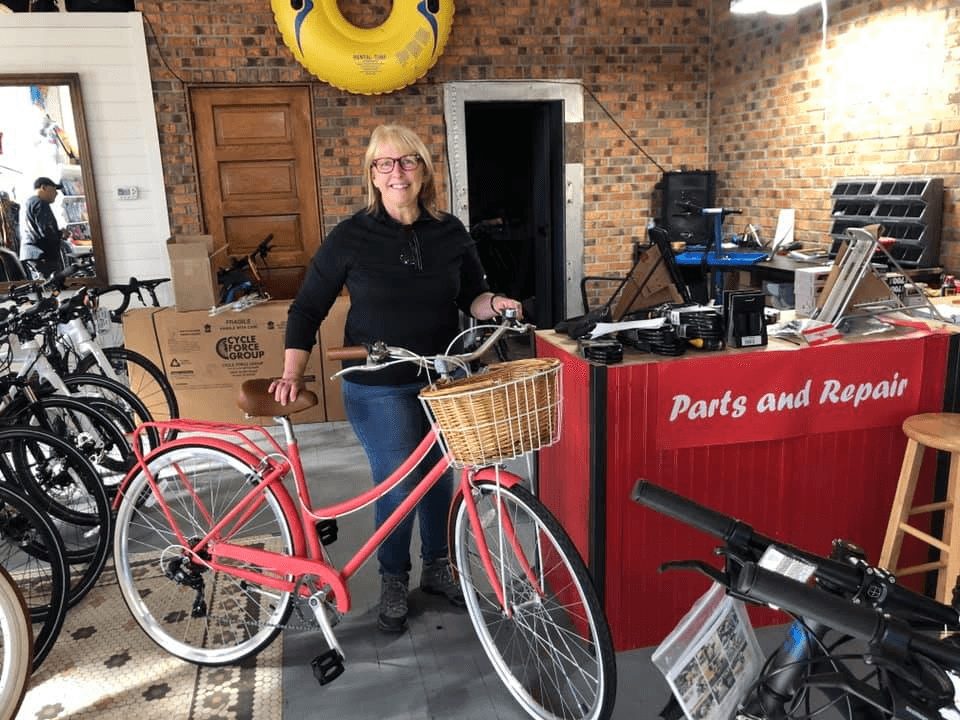 Comfort & Style on Women’s Bikes at Bayfront Beach and Bike